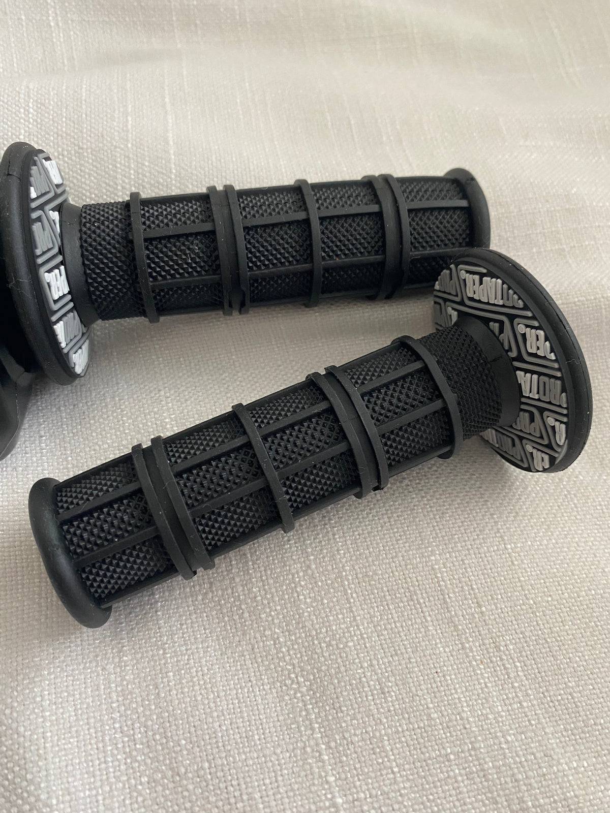 AMP Silicone MX Grips